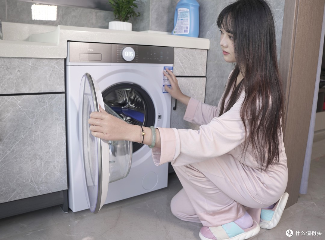 咱们都知道洗衣机工作时必然会产生震动,剧烈的震动会带来噪音,严重