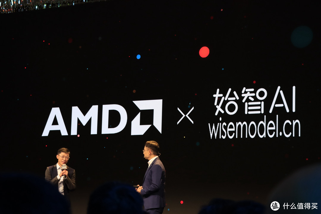 AMD AI PC 创新峰会，苏妈与众大佬上台分享未来 AI 愿景