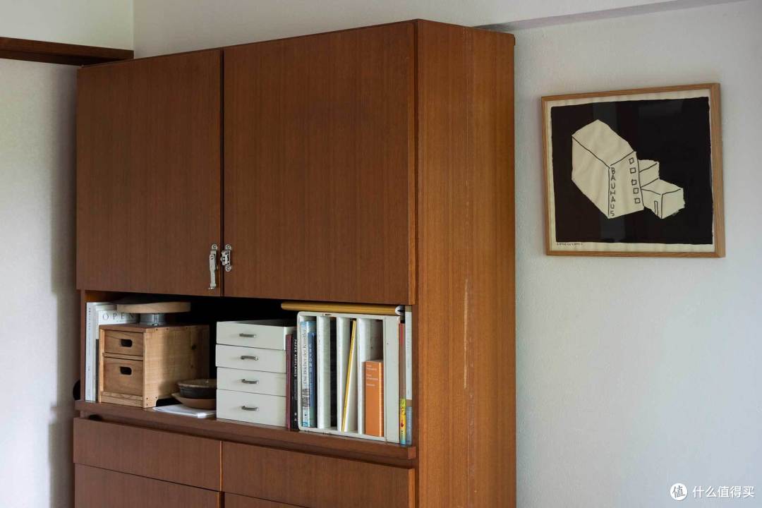 青年艺术家独居58㎡小家:干净清爽,诠释更高级的「老干部风」