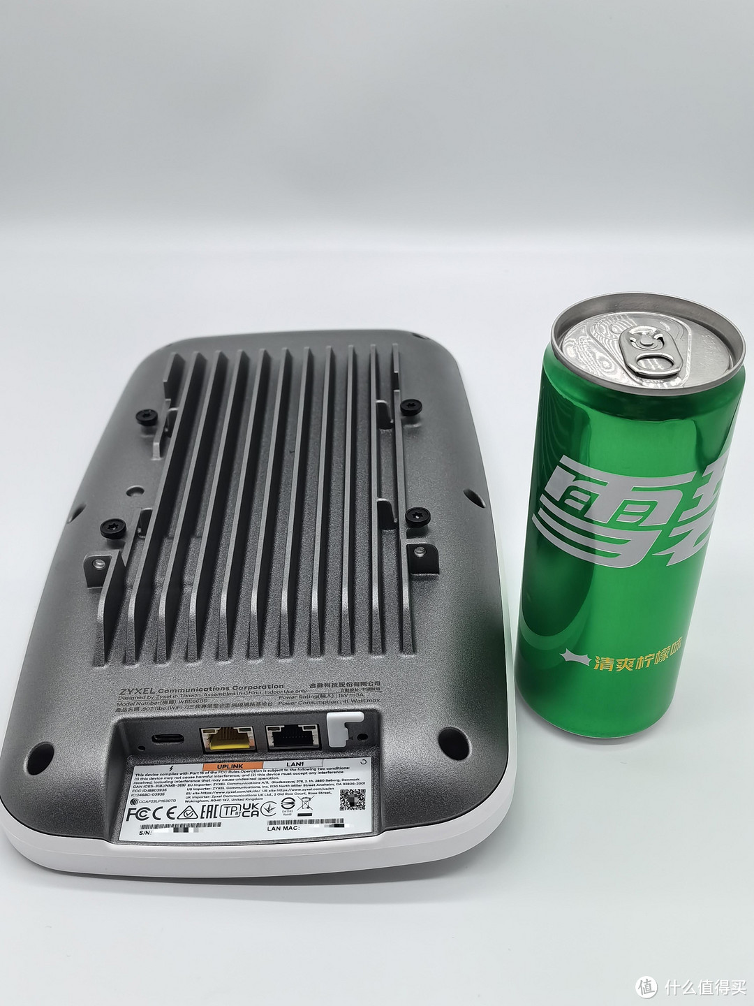 合勤WBE660s 背面（接口从左至右：Type-C DC/POE++ 10G+1G/TTL/重置）