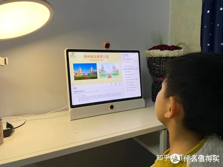 传统学习机是否适应新时代学习形势？科大讯飞AI学习机对比传统学习机帮助孩子“突围”有哪些优势？