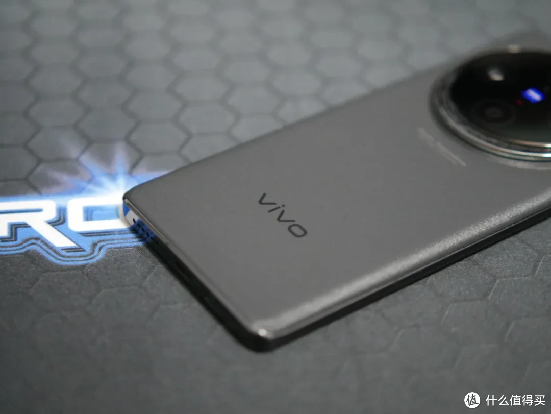 从折叠换回直板，VIVO X100 Pro真有那么神吗?