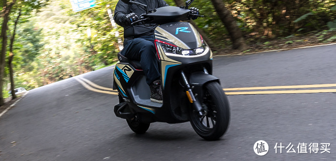 8.3Kw的动力核心的KYMCO IONEX S7R电动车