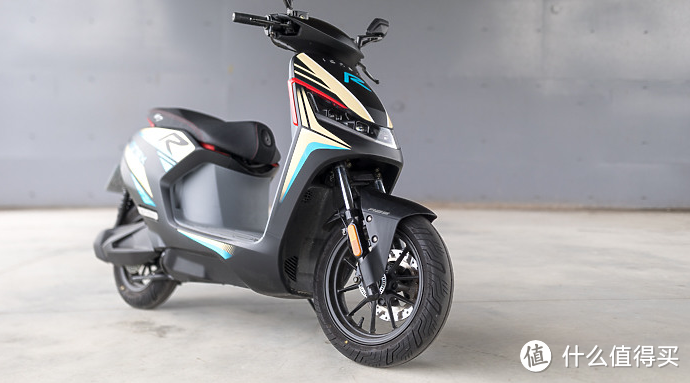 8.3Kw的动力核心的KYMCO IONEX S7R电动车