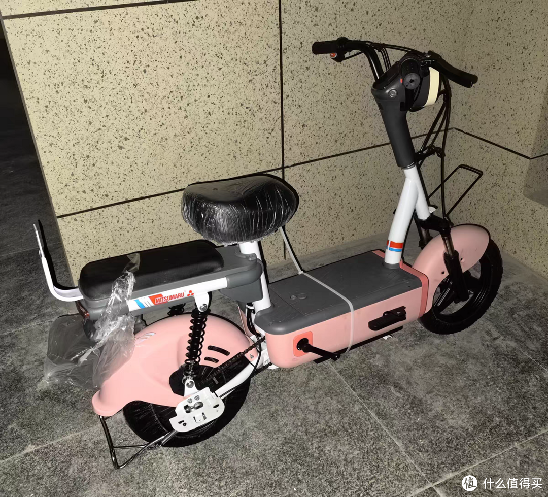 粉嫩嫩的电动车，女孩子最喜欢的小单车