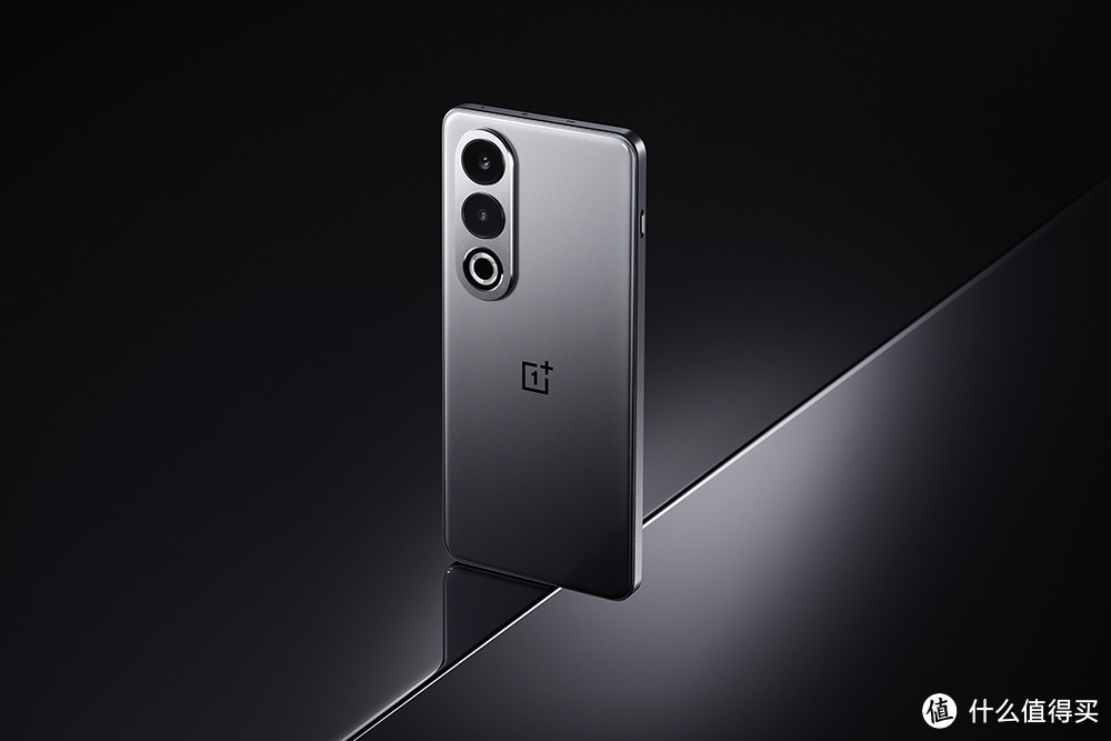 oppo用力太猛5500mah100w骁龙8sgen3跑分147万却定价亲民