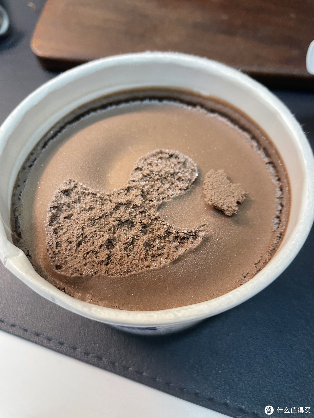 八喜巧克力口味冰淇淋：春日里的甜蜜陪伴