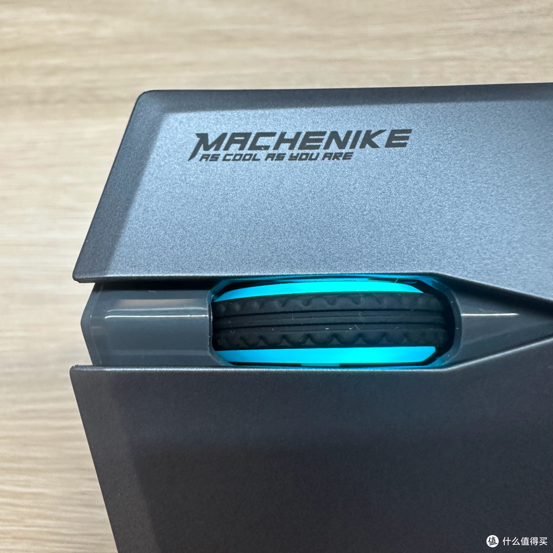 五面灯效加持!机械师毒液M721鼠标使用体验