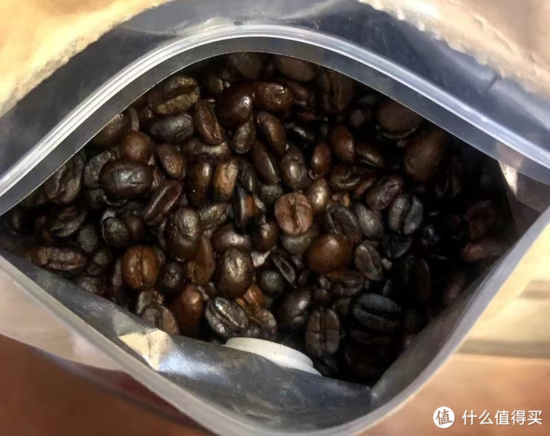 咖啡，这种源于咖啡豆的饮品，已经成为了现代人们生活中不可或缺的一部分。