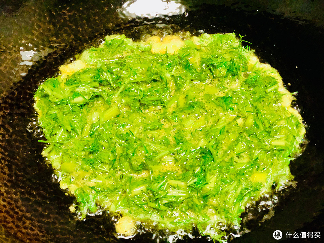 春天这菜浑身都是宝,遇到我从不还价,清香脆嫩营养丰富,炒鸡蛋特别香,不懂吃太可惜!