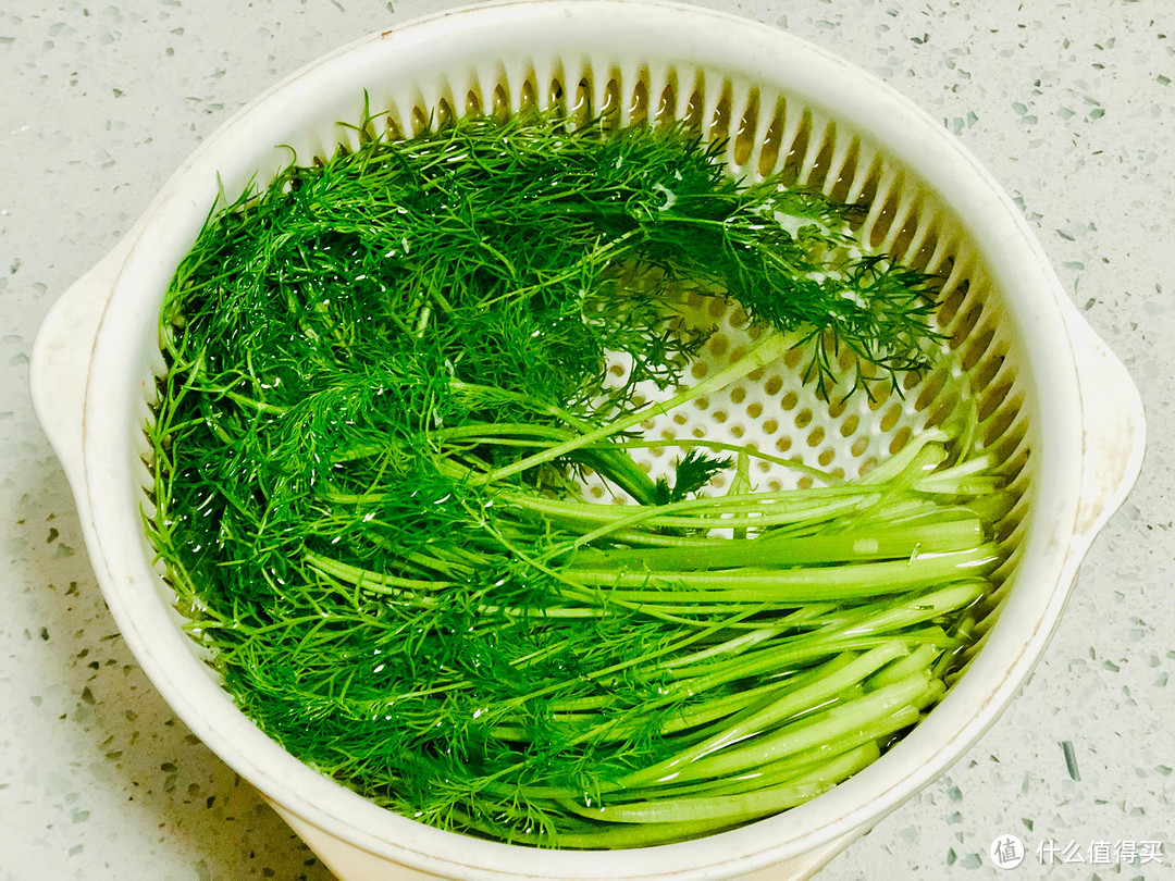 春天这菜浑身都是宝,遇到我从不还价,清香脆嫩营养丰富,炒鸡蛋特别香,不懂吃太可惜!
