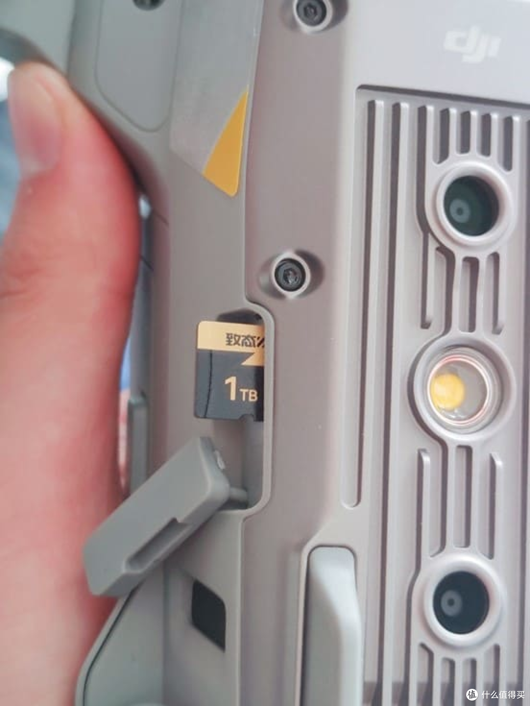 “上天入地”一卡通吃,致态PRO高速存储卡1TB 版户外拍摄使用体验