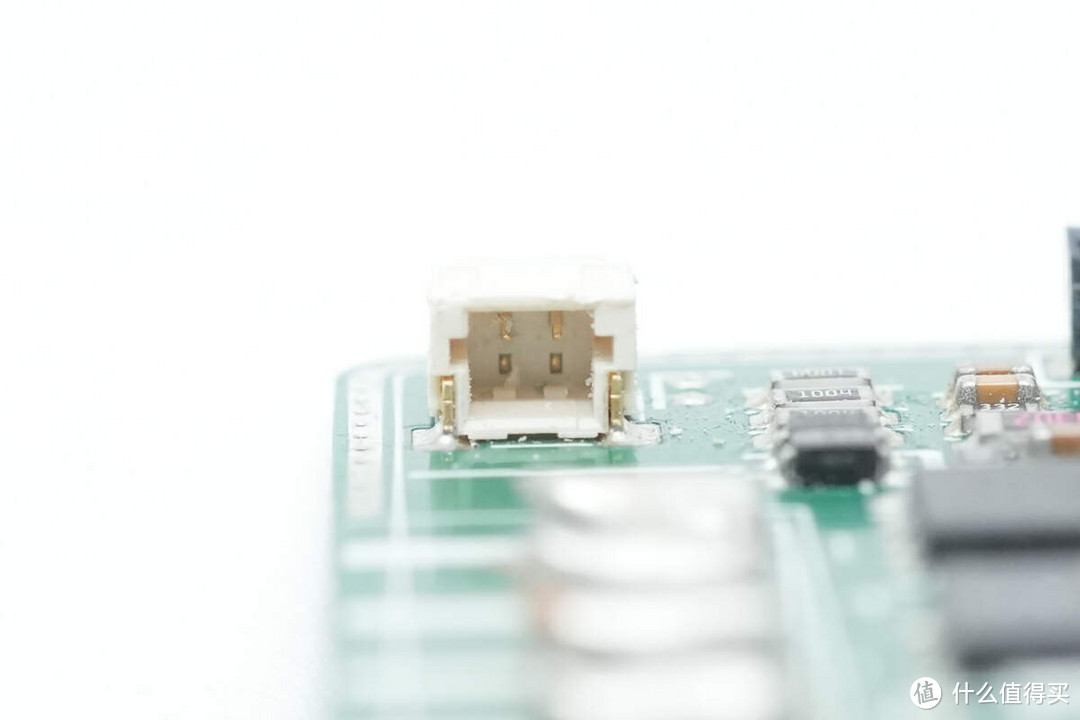 拆解报告:HUAWEI华为80W超级快充立式无线充电器W081