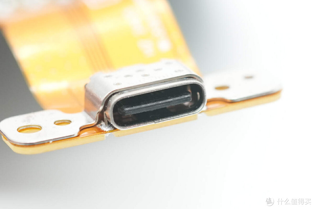 拆解报告:HUAWEI华为80W超级快充立式无线充电器W081