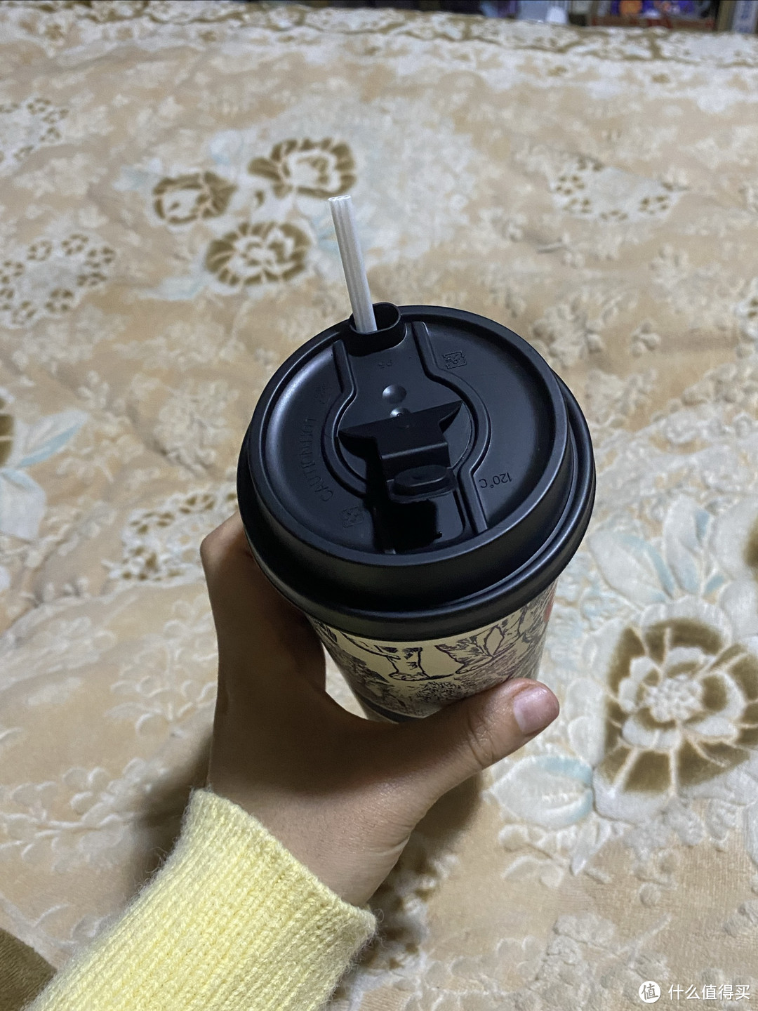 唤醒清晨精神：霸王茶姬推出咖啡新口味，让早上的你充满活力！