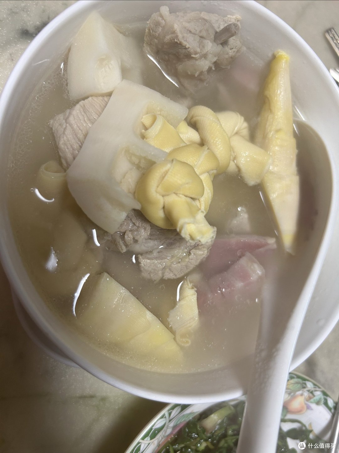 用新鲜的竹笋炖一锅薏米排骨汤吧😍我一下子喝了两碗😂😂😂