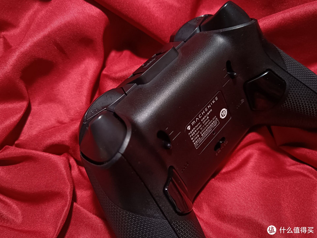 全球首款热插拔霍尔摇杆,还是星闪手柄“原型机”,机械师G6Pro