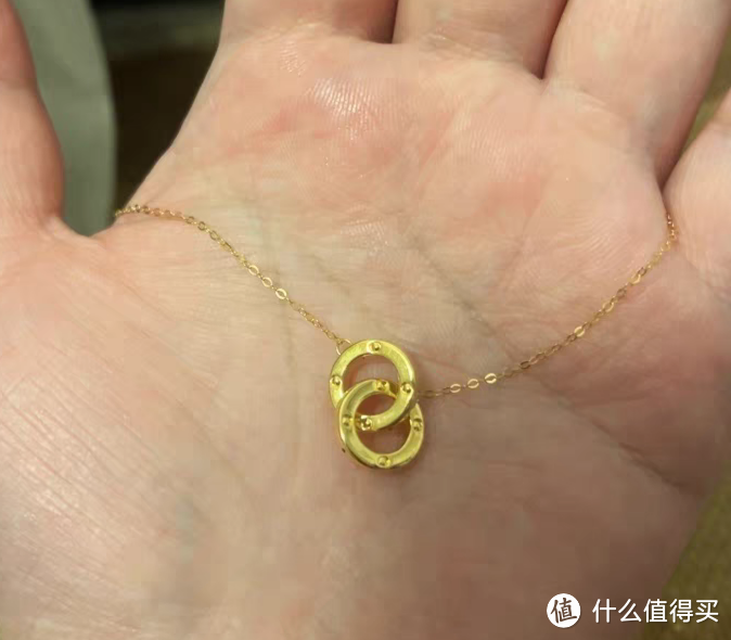 18k金的双环项链，主打的一个时尚