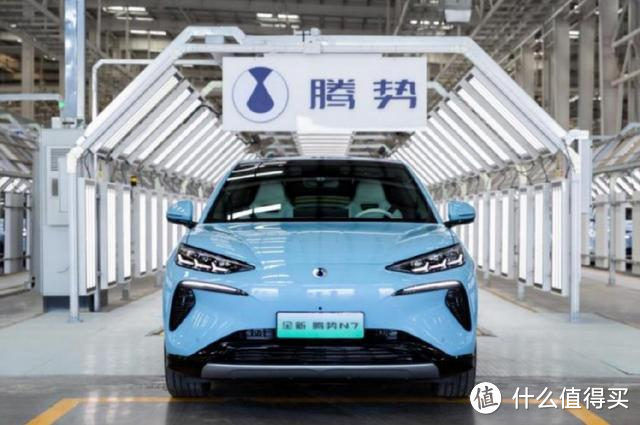 中国速度再次刷新世界纪录，比亚迪成为全球首家达成第700万辆新能源汽车下线的汽车品牌