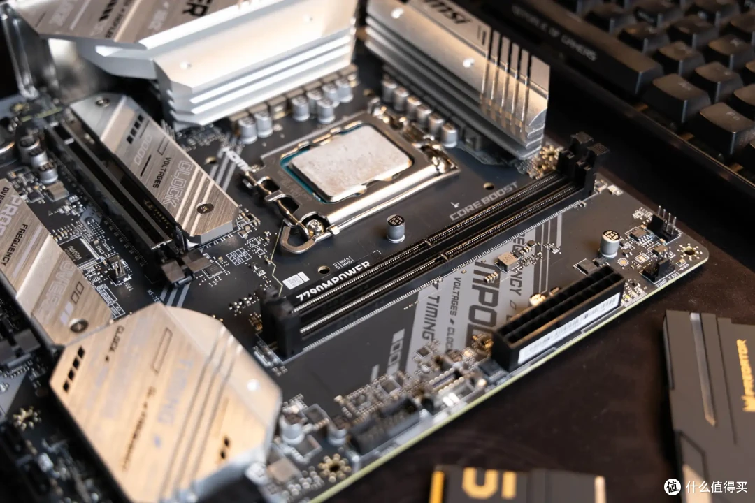 稳定运行8000mhz48g超大杯掠夺者hermes冰刃内存套装体验