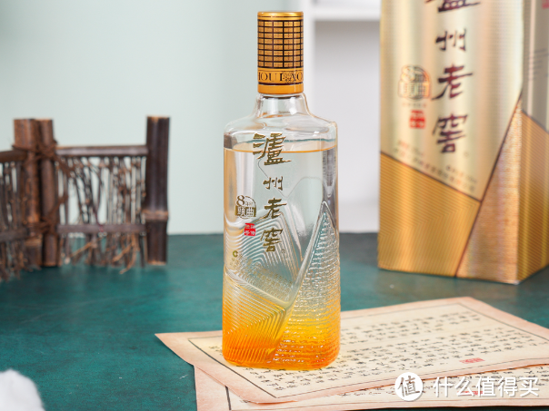 典藏美酒品鉴佳酿，邀亲友共饮享酒韵