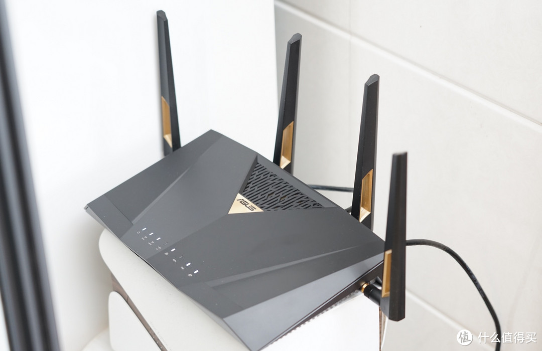 Wi-Fi 7 万兆路由器有什么好？华硕RT-BE88U与RT-AX88U Pro对比使用感受