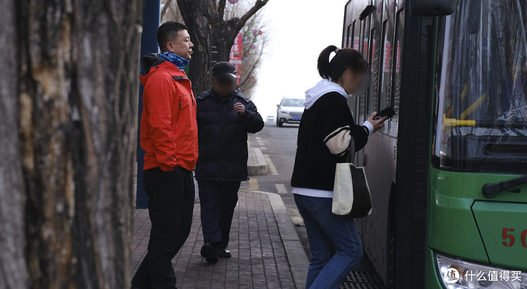 风雨无阻，奔赴自然，伯希和北极星冲锋衣