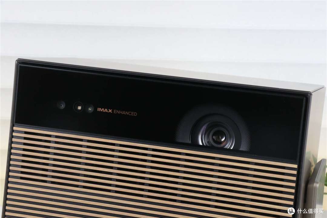 全球首款通过imax enhanced认证的智能投影仪