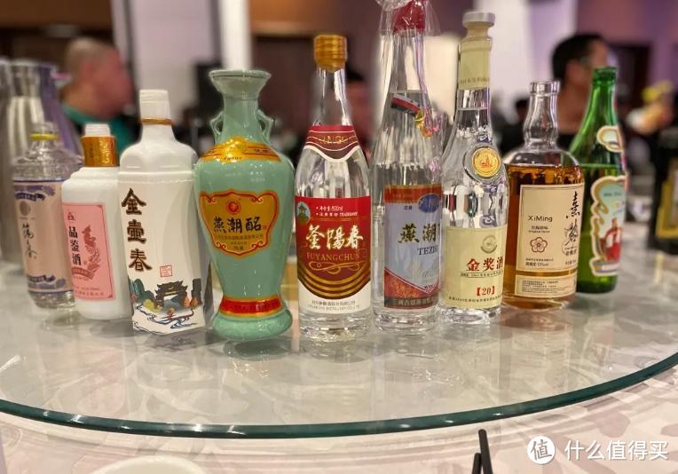 买白酒时，瓶身这2个“特征”最关键，学会后再也不怕踩雷