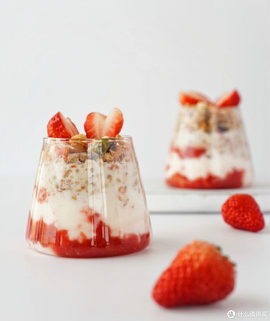 春日简单小甜品：草莓酸奶杯