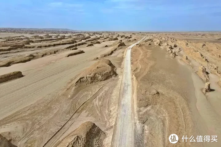 这个无人区，深入柴达木腹地，堪称自然原始之美！也是自驾爱好者的必去之地