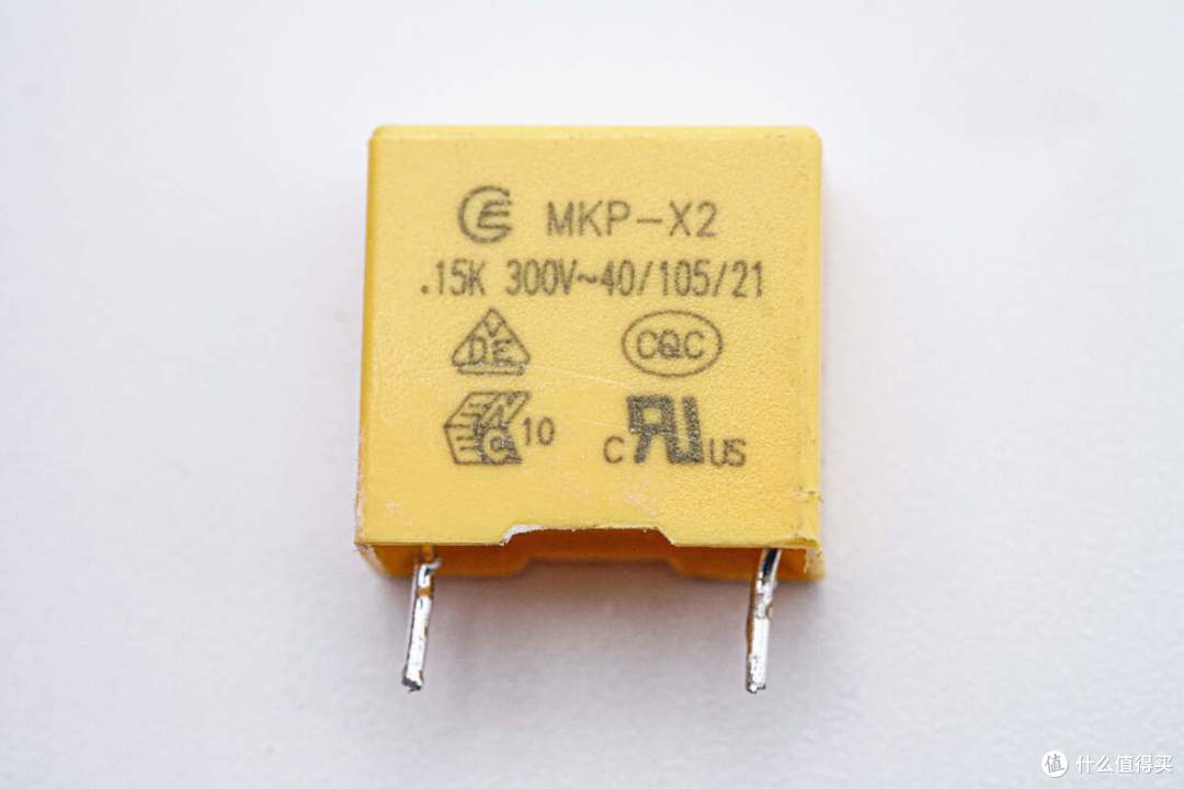 拆解报告：石龙富华UE 35W 2A2C氮化镓快充插座UEP35A322BLA