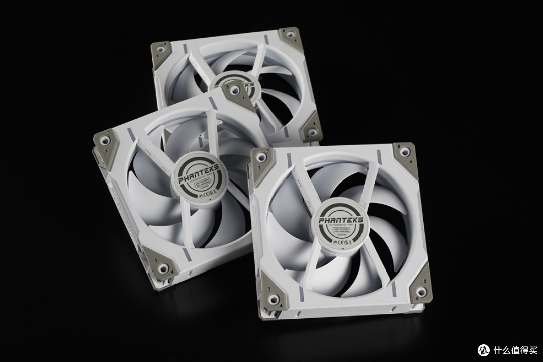七彩虹 Z790 D5 FLOW V20+追风者NV5+影驰 4070TI打造的白色海景房主机