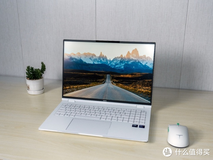 轻薄不误游戏工荣耀magicbookpro16评测