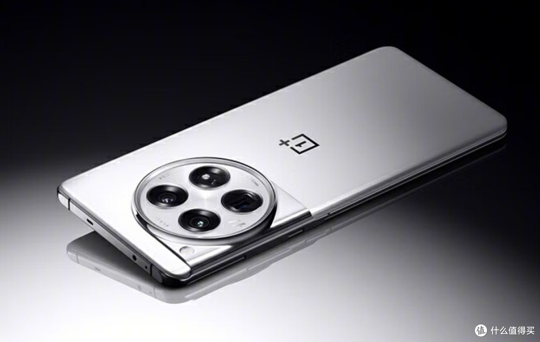 销量相当,一个联名一个自研,一加12和荣耀Magic6如何选?