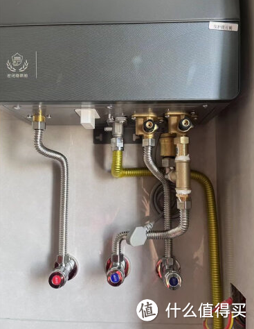 燃气热水器，水量伺服器和零冷水哪个重要？解析水伺服和零冷水