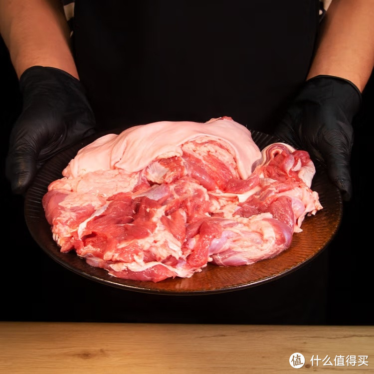 内蒙古美食探秘！原切带皮去骨羔羊前腿肉，你尝过吗？