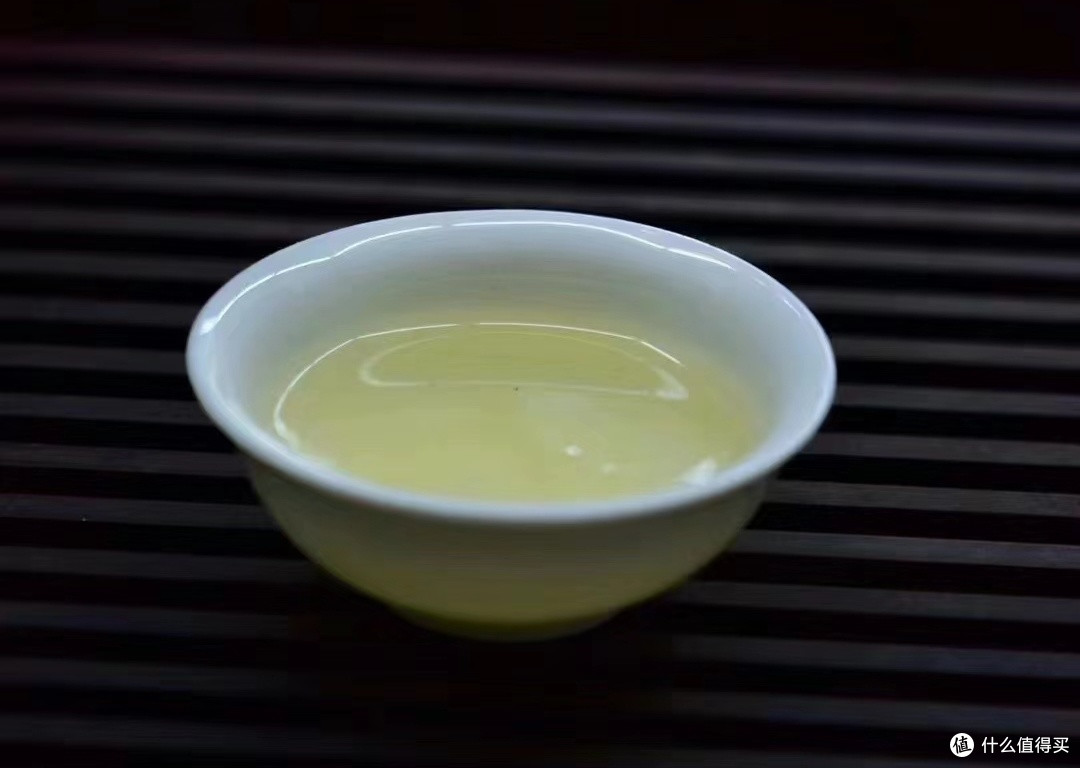 偷得浮生半日闲,半盏观音两相欢。
