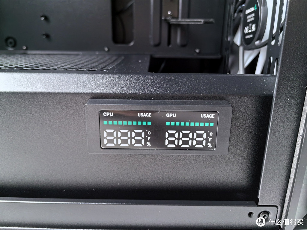 体积适中，自带大号风扇 - 九州风神CH360 数显版机箱装机体验