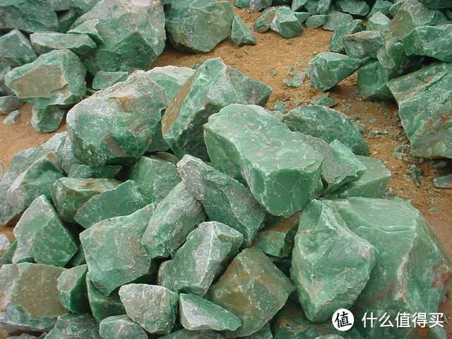 在这10个地方捡了1年石头，回北京直接买房，新疆是“致富天堂”
