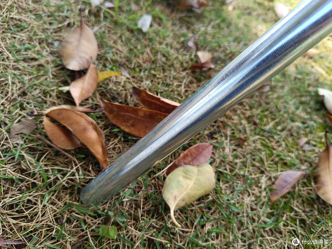 天幕和吊床搭配的刚刚好,微风拂面,晃晃悠悠,闲暇舒适