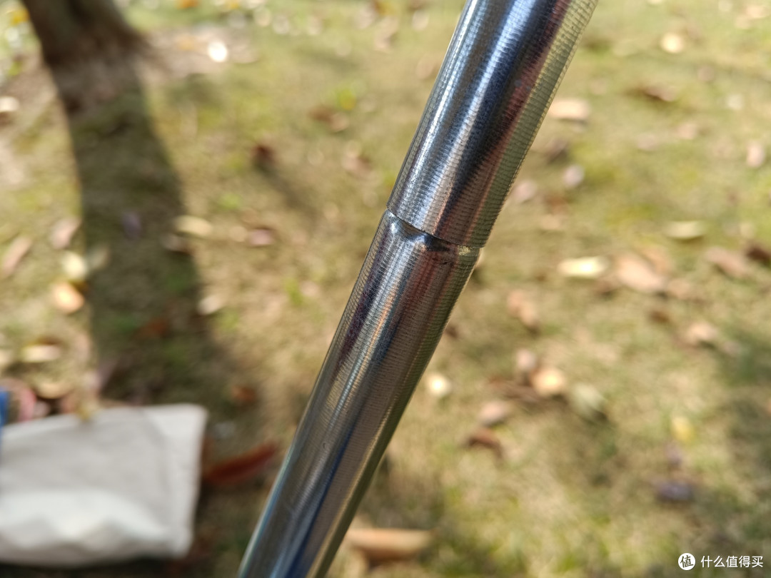 天幕和吊床搭配的刚刚好,微风拂面,晃晃悠悠,闲暇舒适