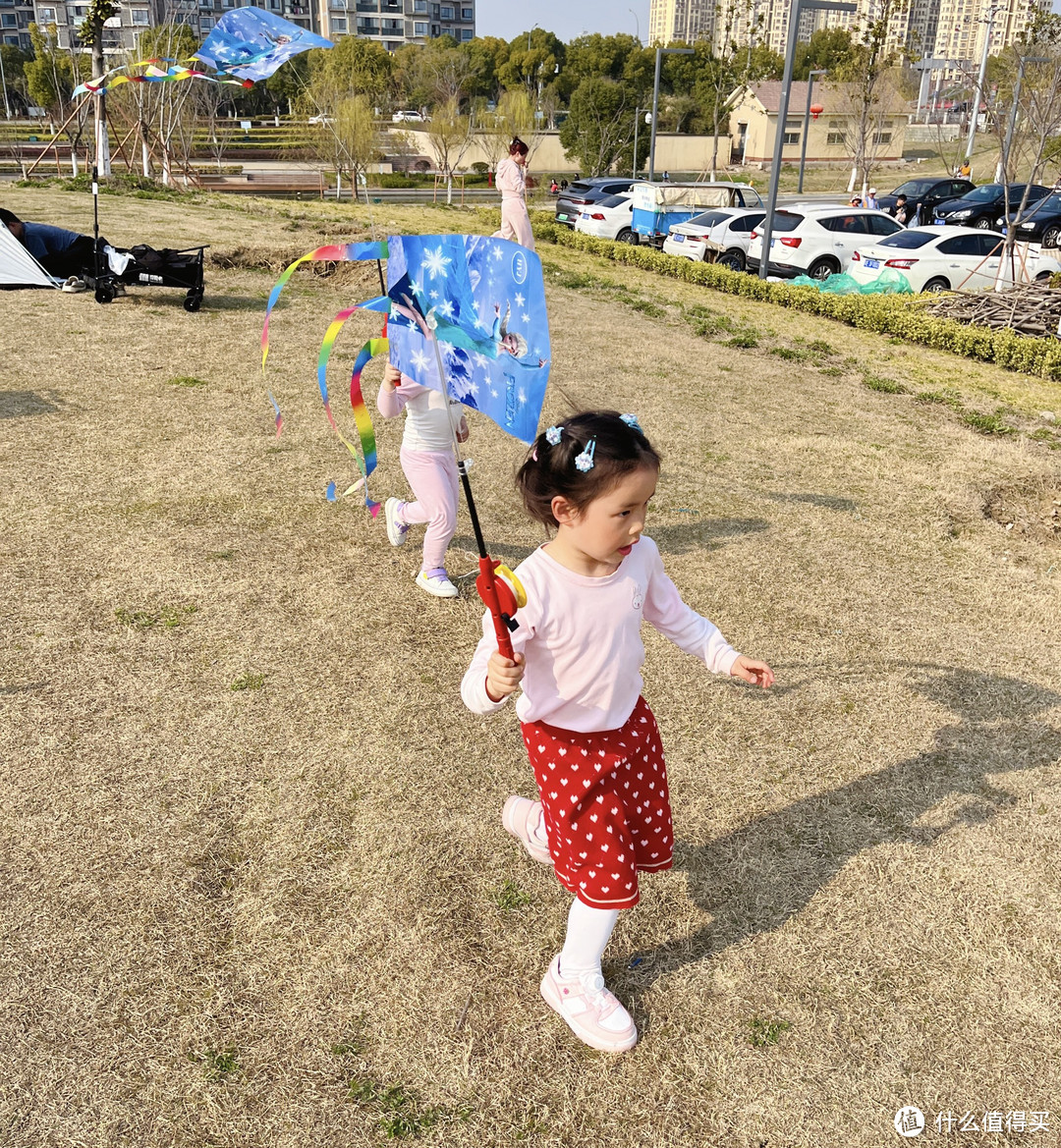 👧告别棉毛杉女孩，近期网购三套女童套装分享，手把手教你内搭及鞋子搭配，让你的萌娃美美过春天！