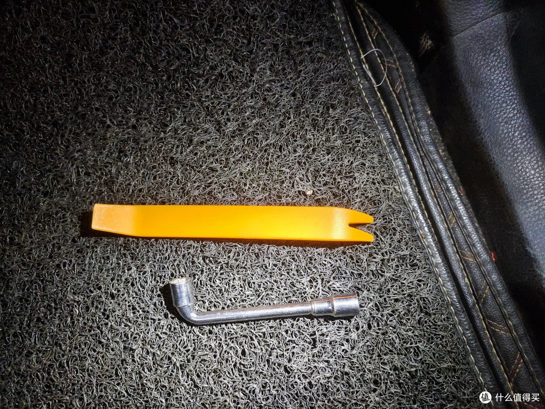 需要的工具，10号6角螺丝刀
