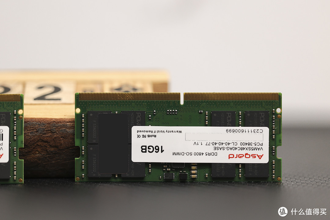 加装阿斯加特32GDDR5，7840集显迷你主机性能再提升