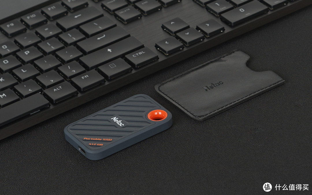 朗科ZX20移动固态硬盘：极速存储，畅享高效生活！
