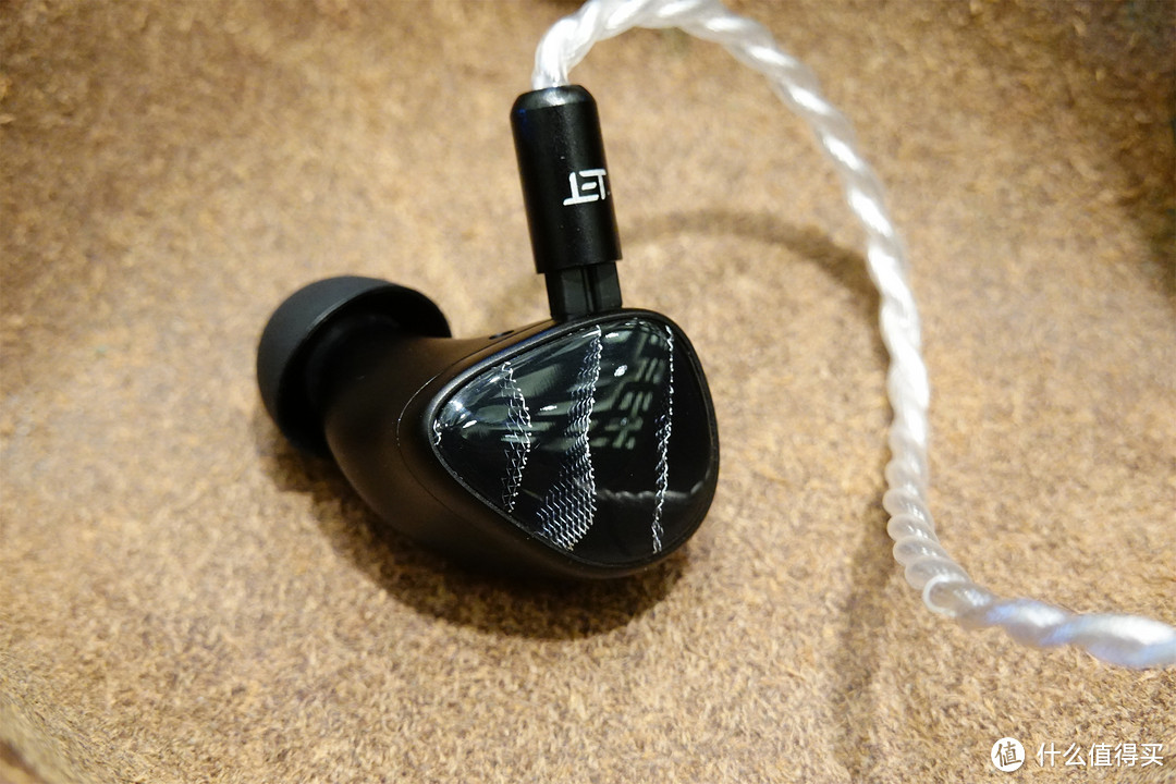 【耳边前线】NOBLE & xMEMS重磅新品发布，来看小公举的听感分享!