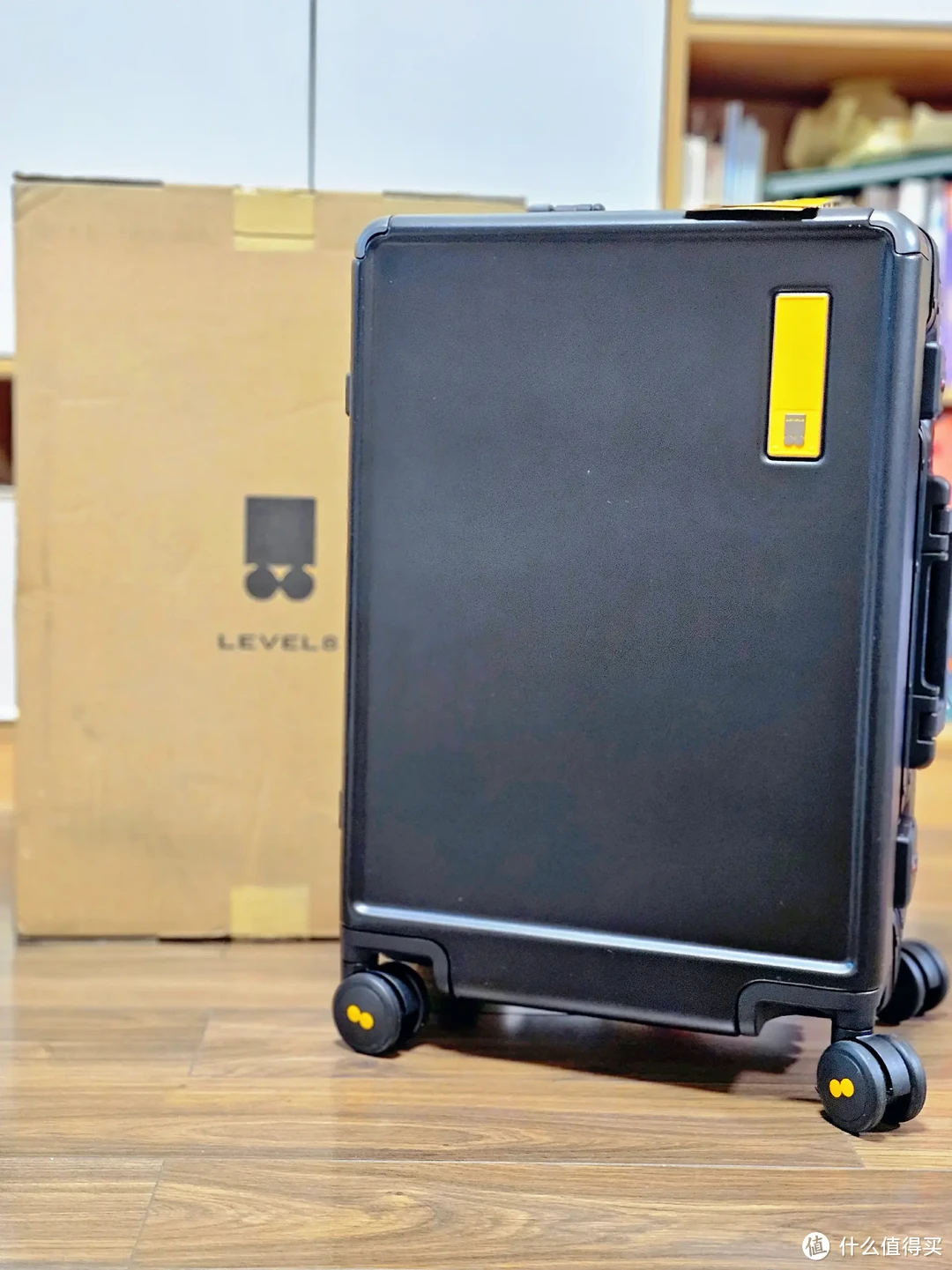 我老婆说：这个行李箱能用一辈子！地平线8号氦系列铝框登机箱，双材质/静音轮/强收纳，商务人士必备！