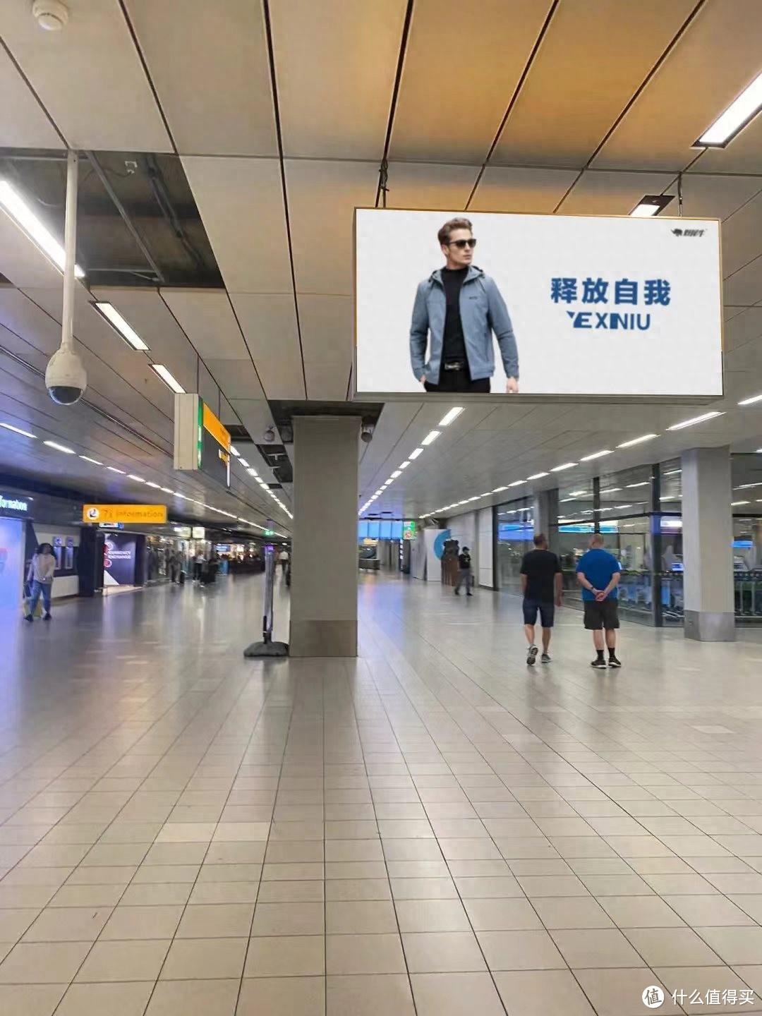 野犀牛服饰与商务人士的精神风貌:坚韧不拔、自信从容
