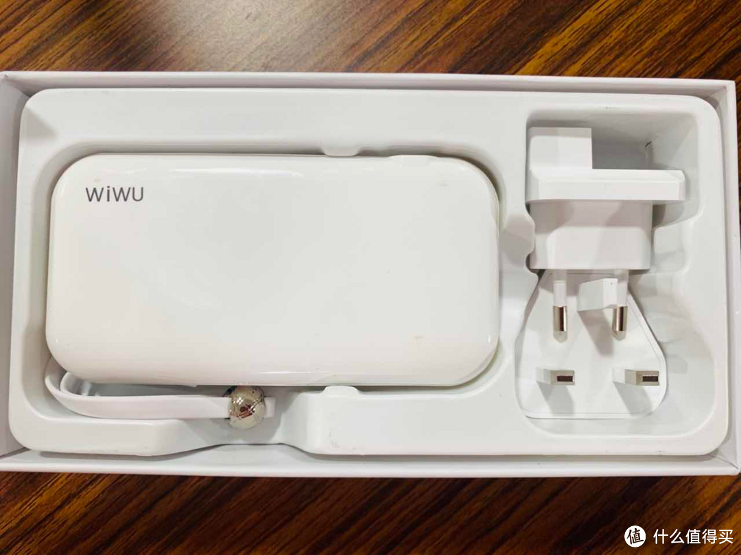 便携充电，一路随行，轻松应对全球出行——测评WiWU为悟充电宝